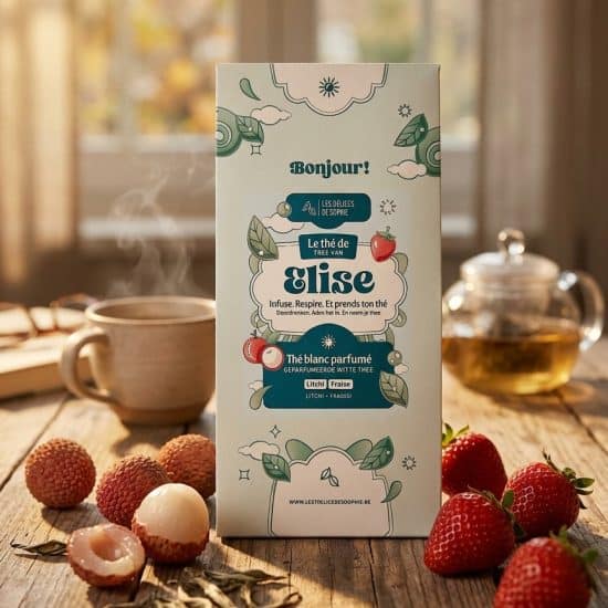 Dites Bonjour au thé d’Élise, un mélange fruité mêlant thés blancs, thés verts, fruits tropicaux et jasmin. Une énergie audacieuse à chaque gorgée.