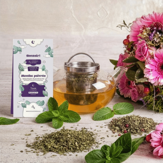 Dites Bonsoir à la Menthe Poivrée, une infusion fraîche et apaisante. Une clarté végétale douce pour accompagner la soirée.