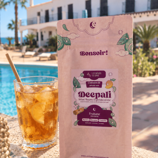 Dites Bonsoir à Deepali, une fruisane douce et exotique. Une chaleur fruitée et lumineuse pour accompagner la soirée en douceur.
