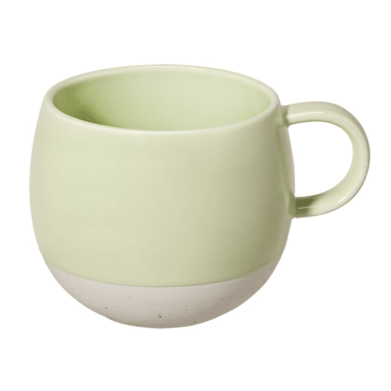 Tasse en porcelaine verte pour déguster vos boissons chaudes avec style.