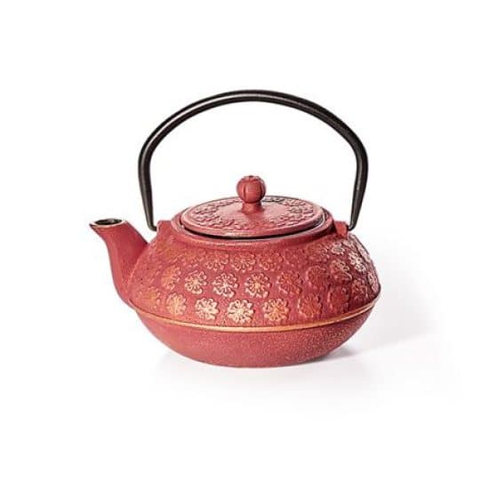 Offrez-vous l'élégance avec la Théière 'Guizhou' en fonte rouge baies. Infusez votre thé à la perfection grâce au filtre inox. Stock très limité